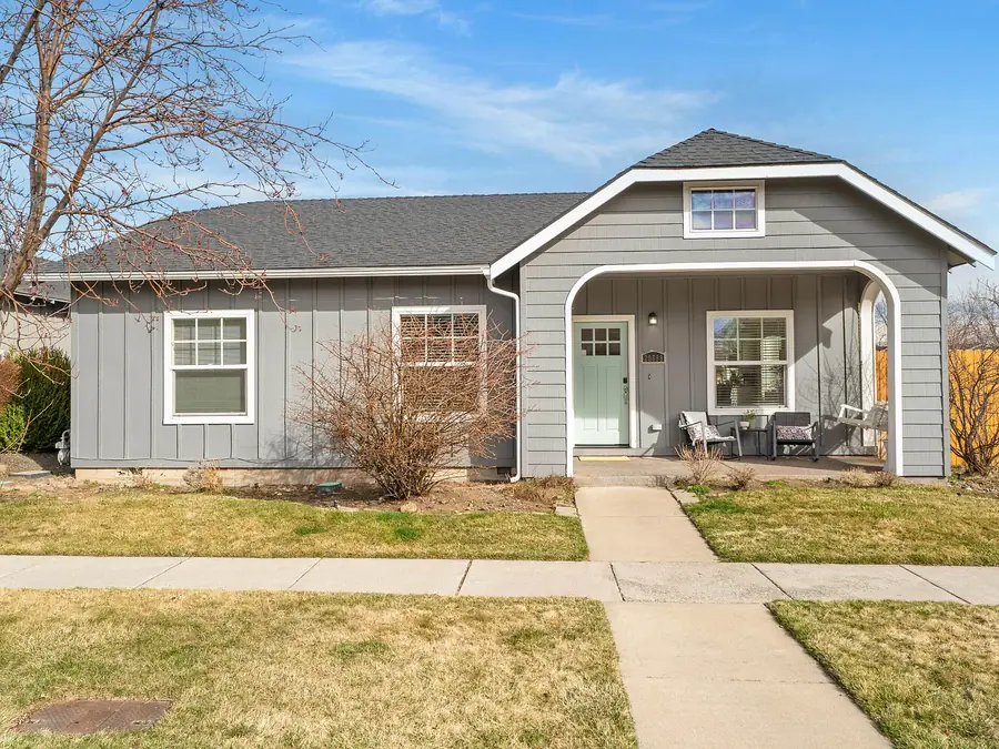 20688 White Dove Ln, Bend