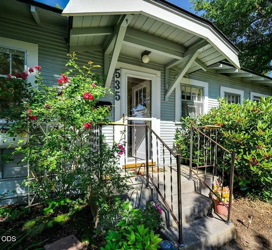 535 SW 10th St, Redmond